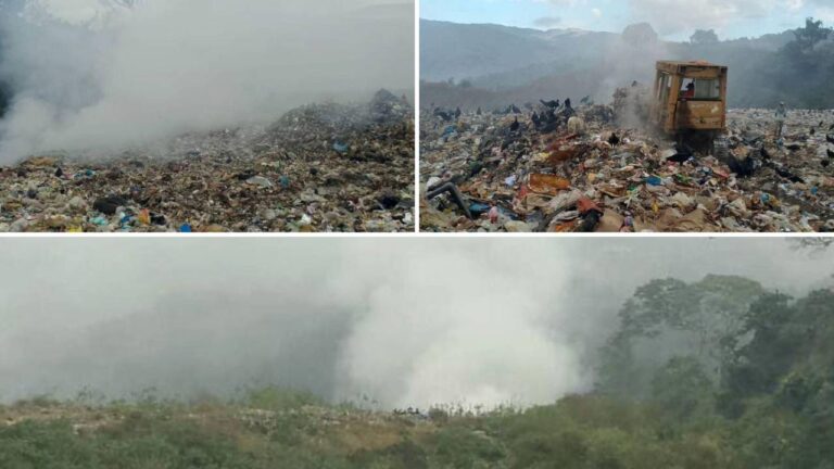 Bomberos de Trujillo combaten incendio en un vertedero de basura
