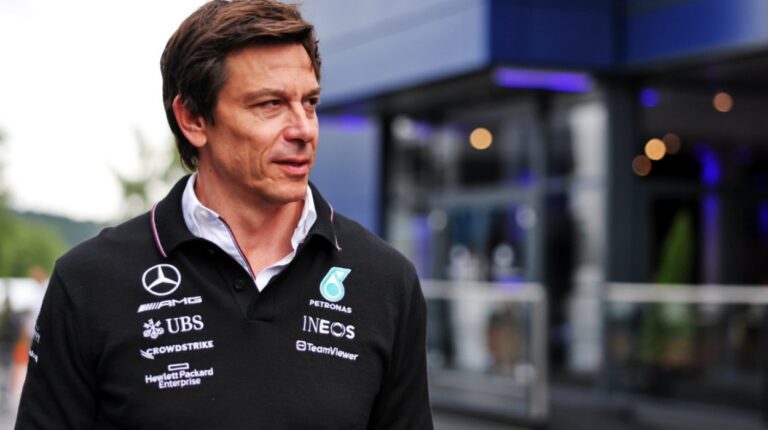 Toto Wolff seguirá al mando de Mercedes hasta 2026