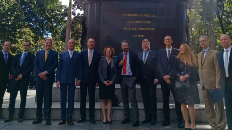 Representantes de la UE participan en Caracas en reuniones sobre negociación política