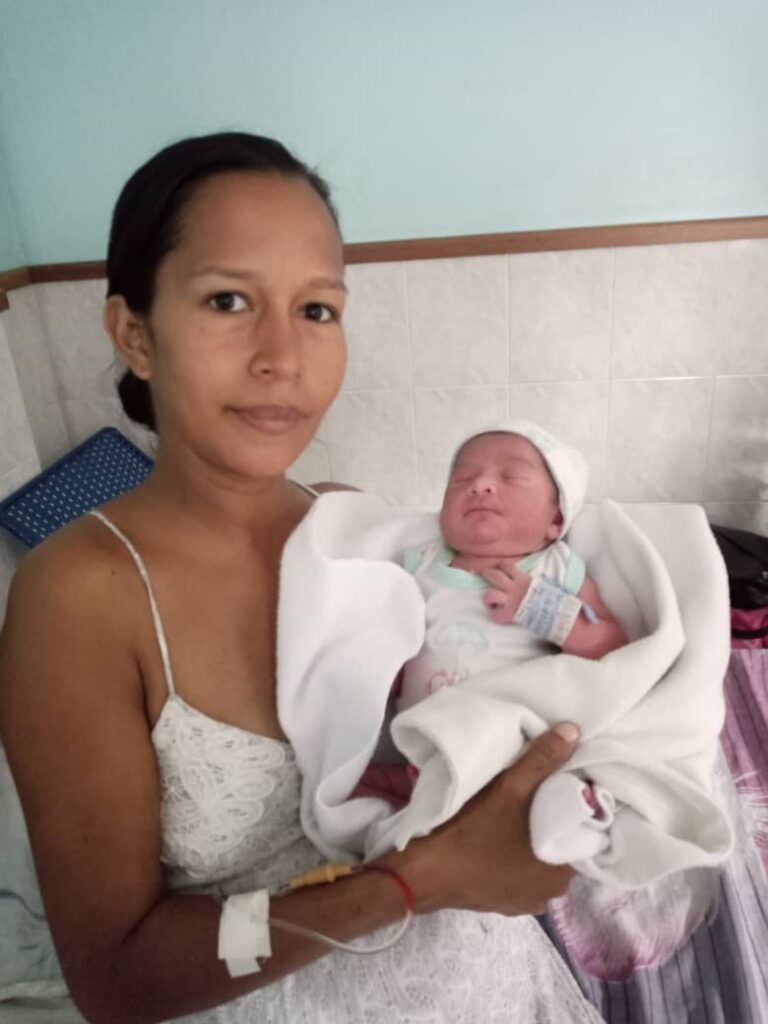 A las 5 de la mañana nació la primera barinesa del año
