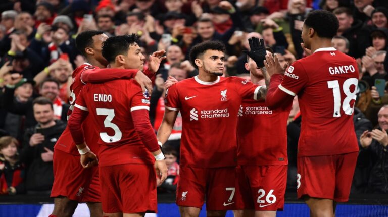 El heavy metal del Liverpool sigue marcando el ritmo de la Premier