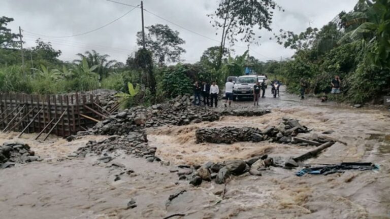 Perú declara en emergencia a 96 distritos por intensas lluvias