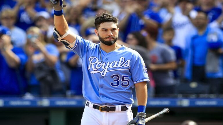 Eric Hosmer anunció su salida del «Big Show»