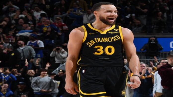 Curry liquidó a Phoenix