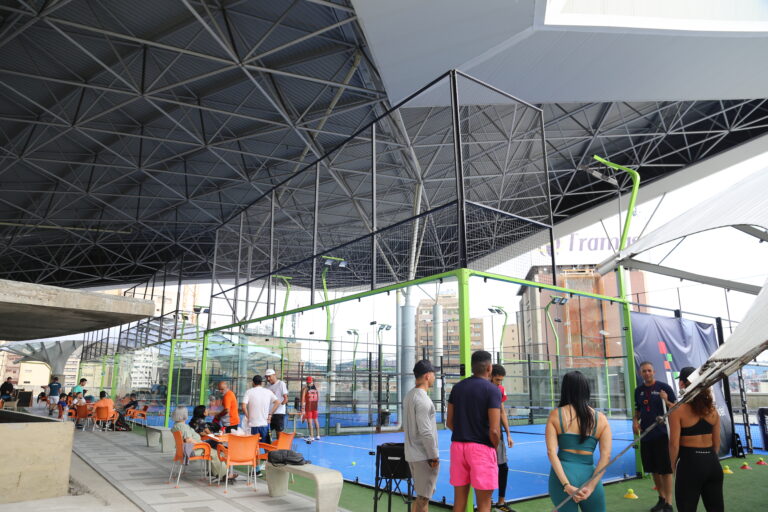 Líder Sport Center aumentará nivel del pádel tras la alianza con Academia argentina