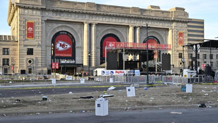 Dos personas imputadas por el tiroteo en el desfile del Super Bowl