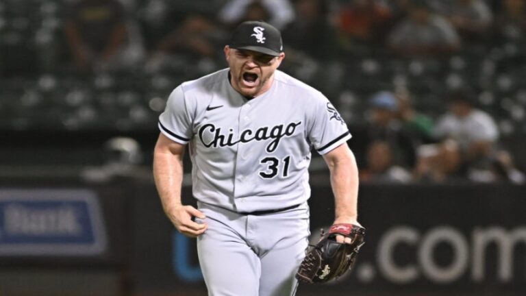 Liam Hendriks llegó a un acuerdo con Boston