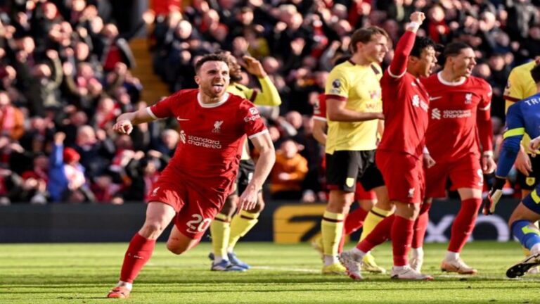 Liverpool recuperó el liderato de la Premier League