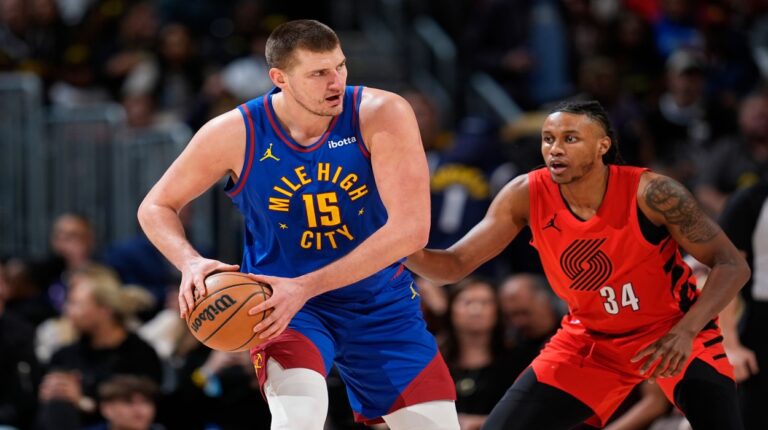 Jokic firmó una nueva exhibición y Zion Williamson se impuso a Wembanyama