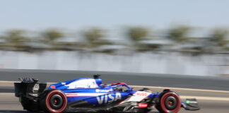 Ricciardo lideró la primera práctica libre de Baréin