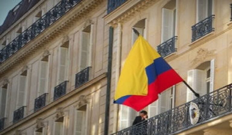 Colombia espera confirmación formal de Venezuela de suspender vuelos «para tomar medidas»