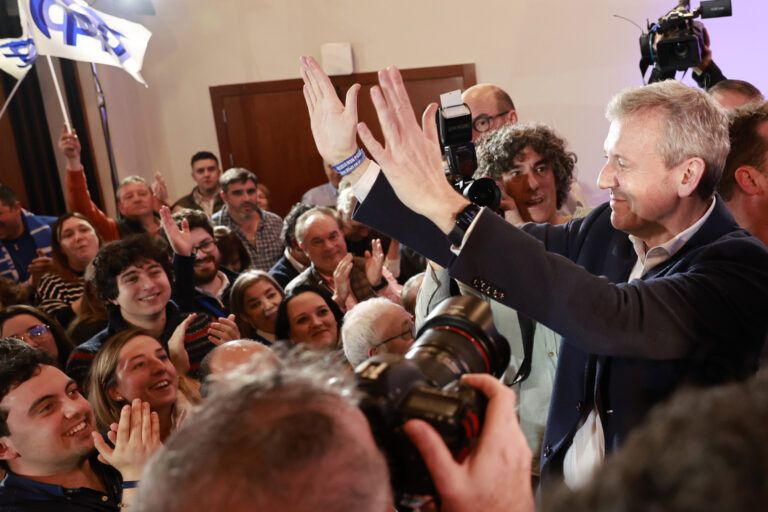 El conservador PP logra su quinta mayoría absoluta en los comicios regionales de Galicia