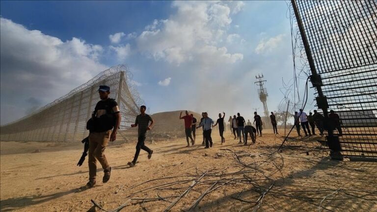 Egipto construye un muro en su frontera con Gaza para contener a los palestinos