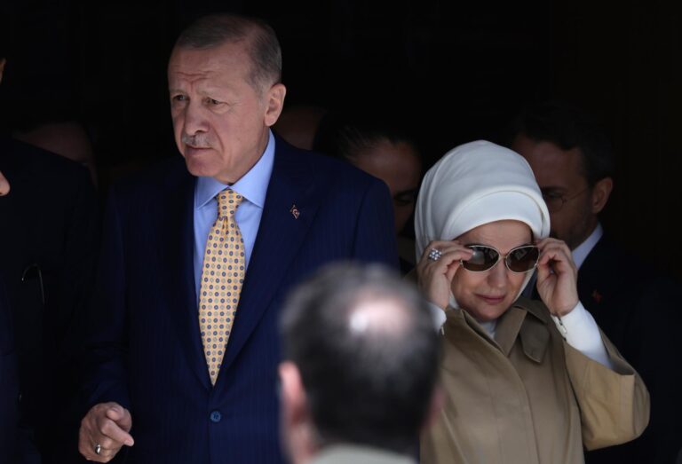 Erdogan admite retroceso de su partido en las municipales y dice que «gana la democracia»