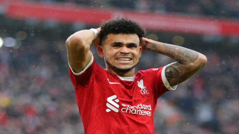 Liverpool y City le cedieron la cima de la Premier al Arsenal