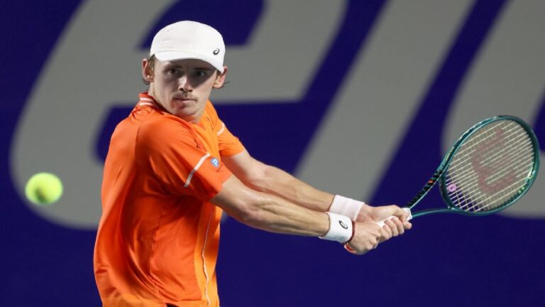 De Minaur avanzó a las semifinalñes de Acapulco