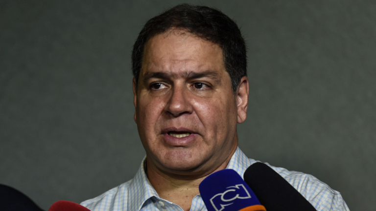 UNT esperó hasta «último minuto» para inscribir a Manuel Rosales