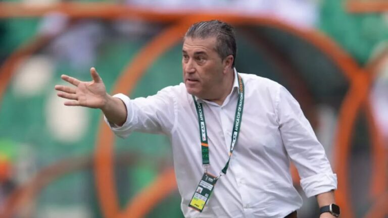 El portugués José Peseiro, puso fin a su etapa como entrenador de la selección de Nigeria.