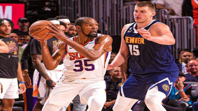 Kevin Durant definió el duelo ante Jokic en la prórroga