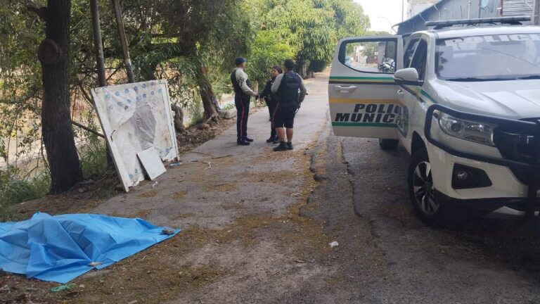 Hallaron cadáver de un hombre debajo de un puente en Los Ruices