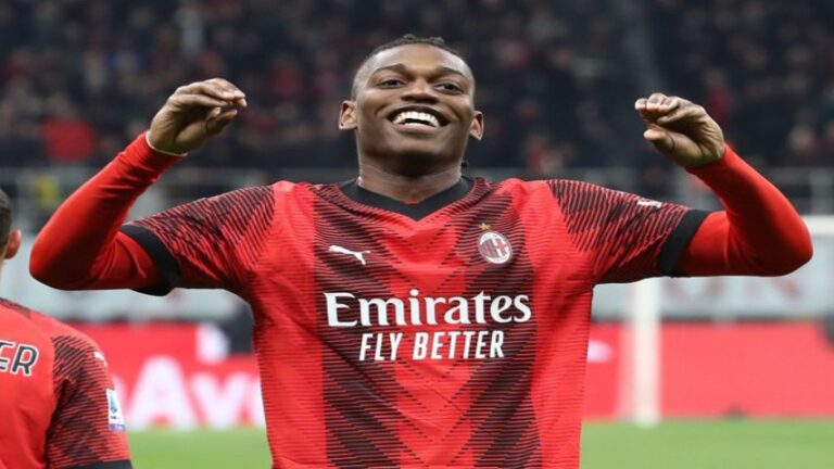 Rafael Leao asegura que continuará en el Milan