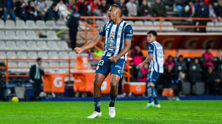 Salomón Rondón sigue aumentando su cuenta goleadora en México