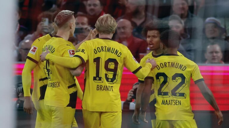 Dortmund se quedó con el clásico y sentenció la Bundesliga