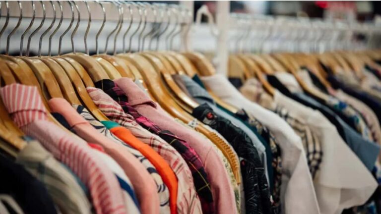 Competencia desleal por el dólar golpea la industria textil