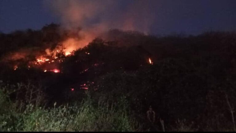 Bomberos combaten varios incendios en Caracas