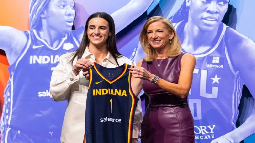 Caitlin Clark elegida número uno en el draft de la WNBA