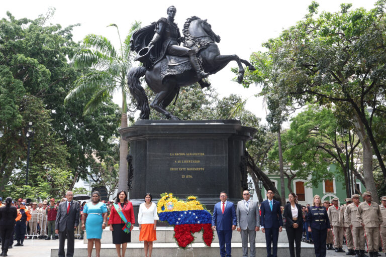 Vicepresidenta Rodríguez asegura que Venezuela no acepta política de licencias de EEUU
