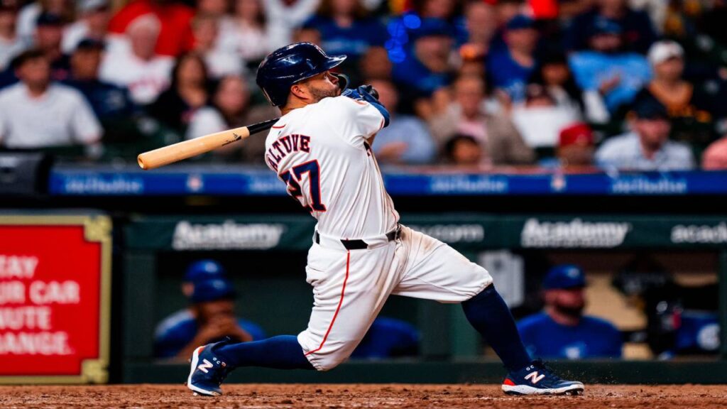 Altuve conectó un tercer cuadrangular de la temporada