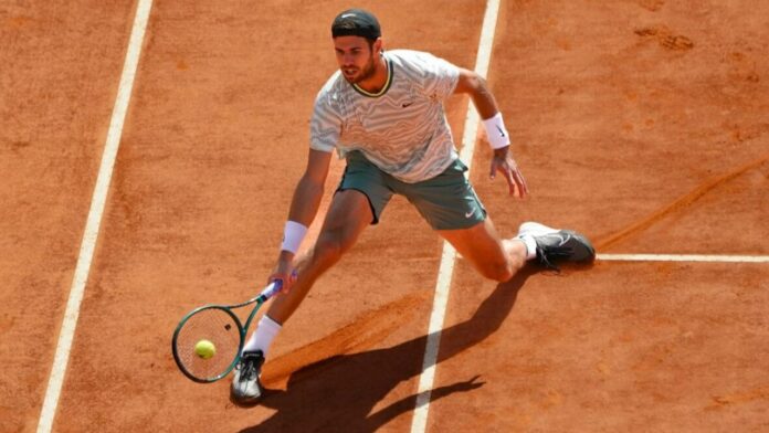 Khachanov frena a Cobolli y se cita con Sinner.