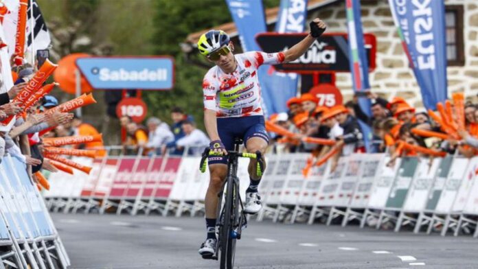 Louis Meintjes se llevó la cuarta y desastrosa etapa