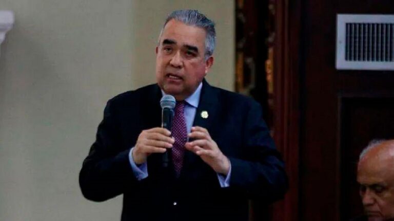 Luis Eduardo Martínez plantea aplicar acuerdo de salario mínimo en $200