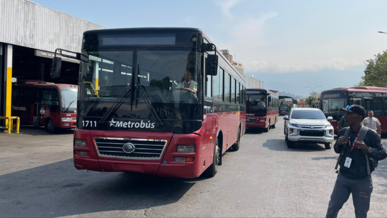 Pasaje en rutas urbanas está en Bs 13