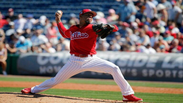 Ricardo Pinto regresa a Las Mayores con Philadelphia