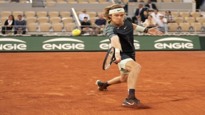 Rublev perdió con Nakashima en su debut en Barcelona