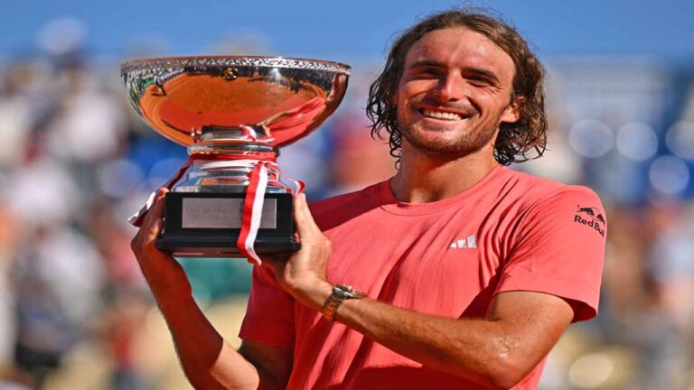Tsitsipas se ubicó en el top 10 de la ATP