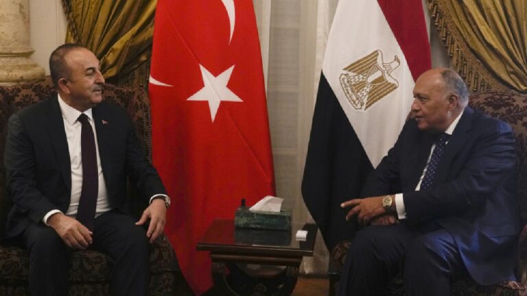 Turquía y Egipto se comprometen a una mayor cooperación para resolver conflicto palestino