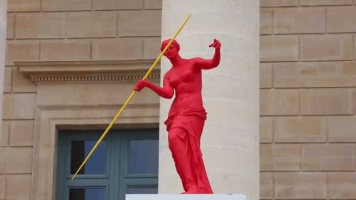 6 Venus de Milo instaladas en la asamblea francesa