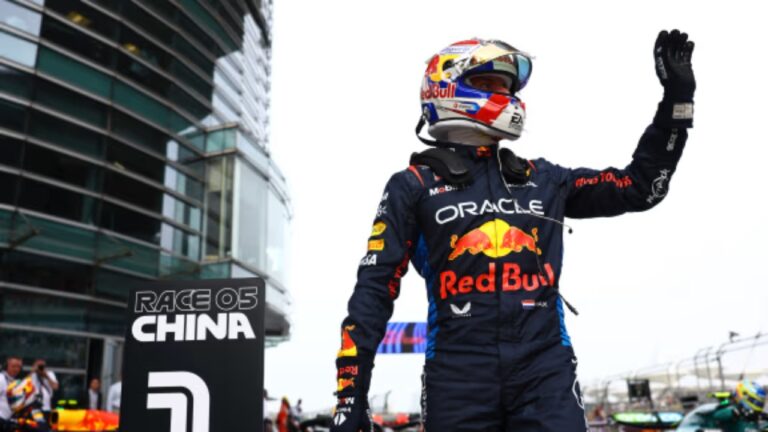 Verstappen firmó un victorioso doblete en Shanghái