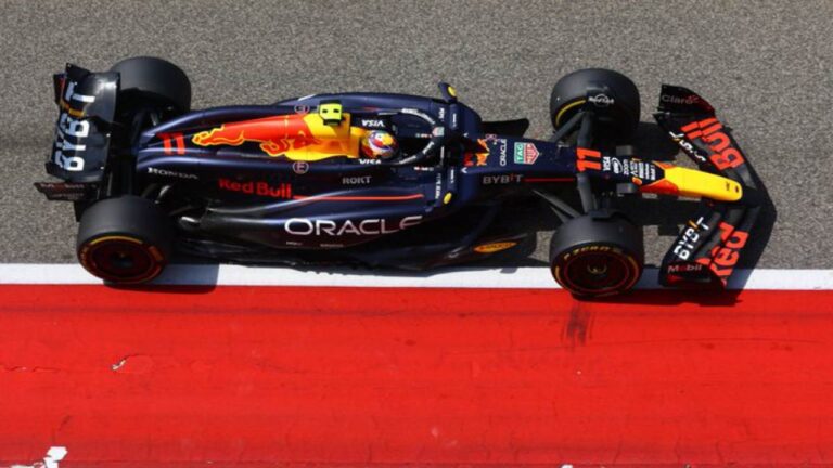 Verstappen lideró jornada lluviosa de prácticas libres