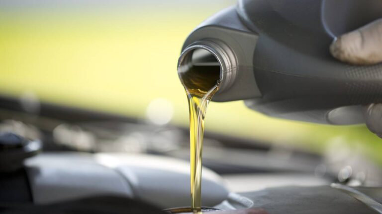 Demanda de lubricantes para vehículos se ubica entre cinco y seis millones de litros