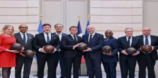 FIFA festeja 120 aniversario con homenaje a "grupo de soñadores"