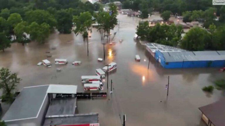 Los muertos por las inundaciones en Brasil llegan a 127 y los damnificados a dos millones