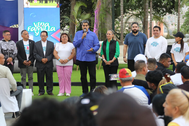 Maduro pidió la unión de la familia venezolana para «ganarle a la maldad»