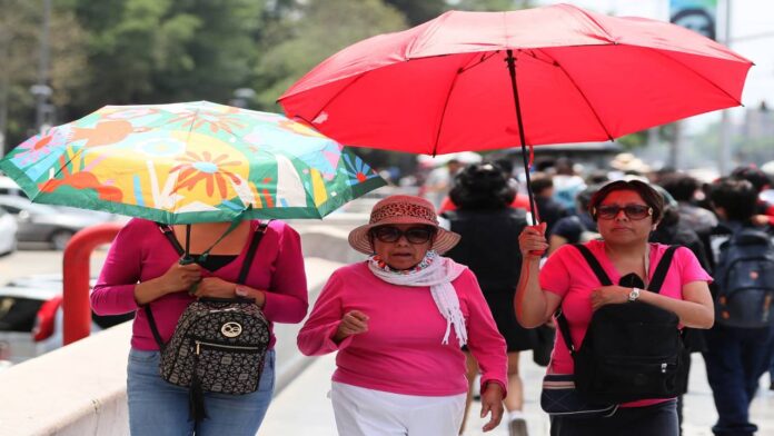 El principal sindicato de maestros de Perú reclama en las calles aumentos salariales