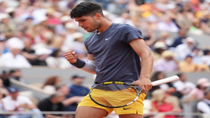 Alcaraz avasalla a Wolf en su debut en Roland Garros