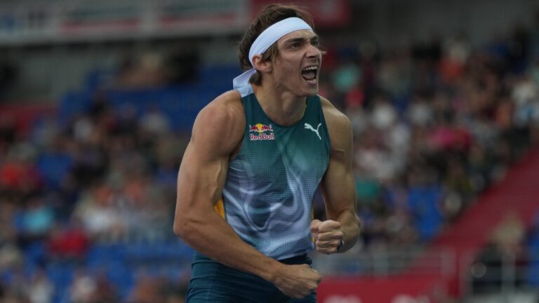 Duplantis alcanzó las nubes en Ostrava